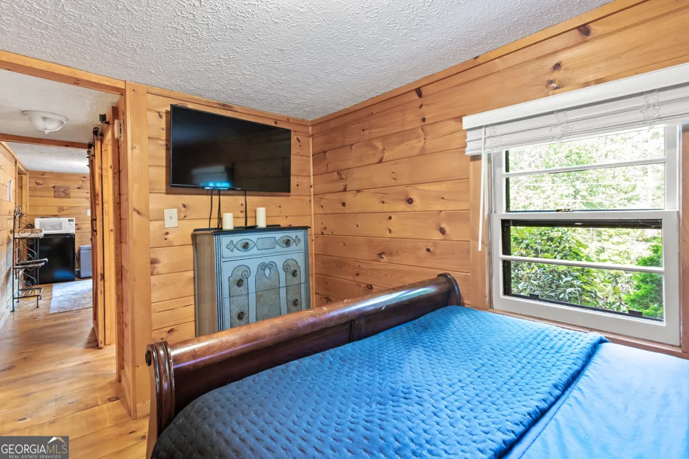 55 River Bend LN Blue Ridge, GA 30513