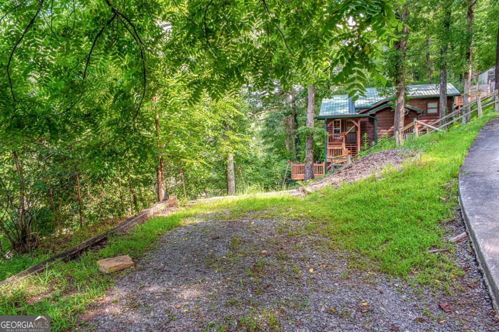 55 River Bend LN Blue Ridge, GA 30513