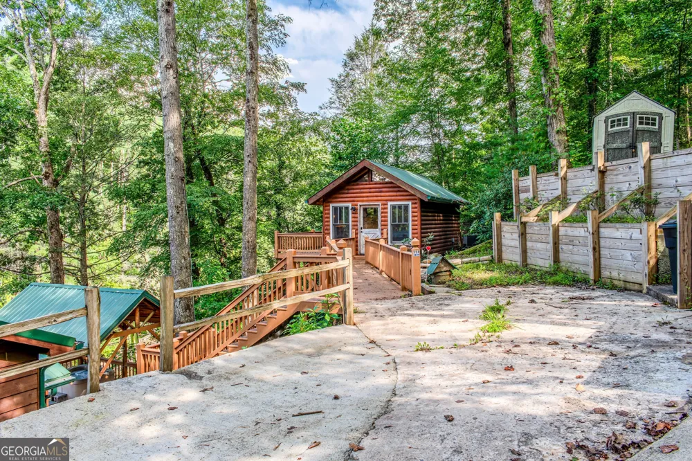 55 River Bend LN Blue Ridge, GA 30513