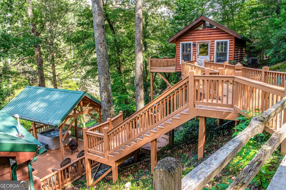 55 River Bend LN Blue Ridge, GA 30513