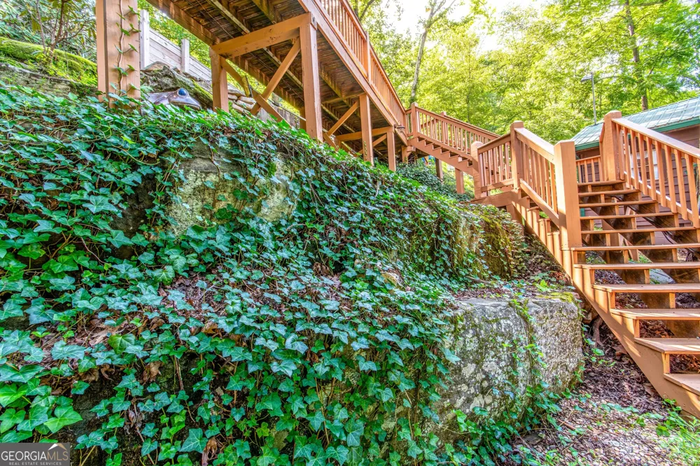 55 River Bend LN Blue Ridge, GA 30513