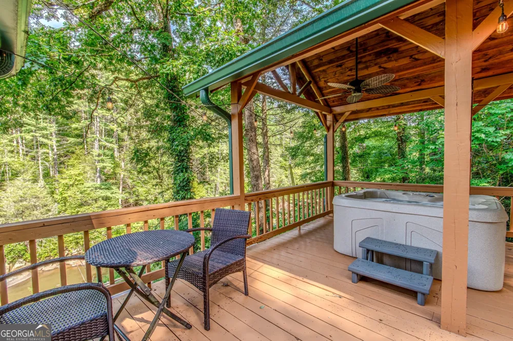 55 River Bend LN Blue Ridge, GA 30513