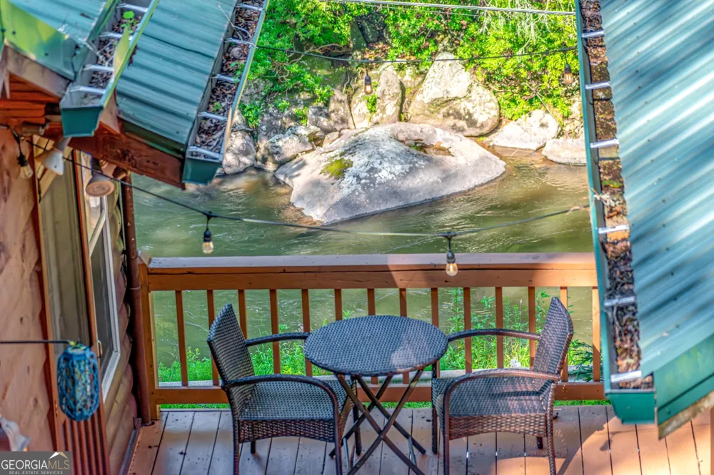 55 River Bend LN Blue Ridge, GA 30513
