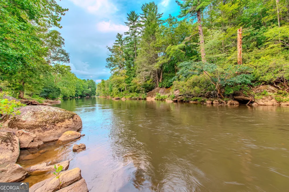 55 River Bend LN Blue Ridge, GA 30513