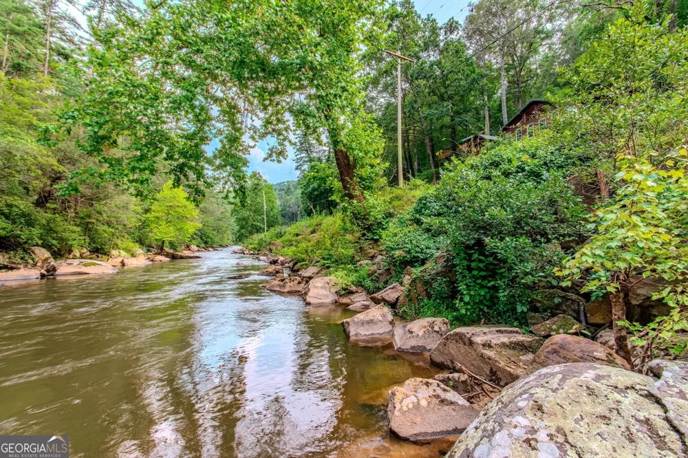 55 River Bend LN Blue Ridge, GA 30513