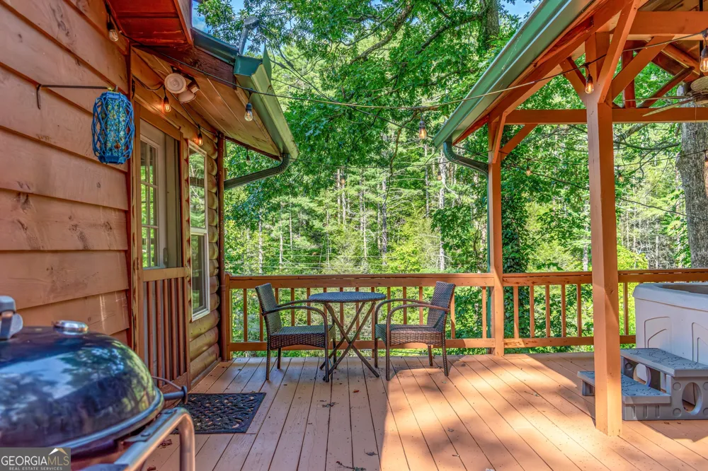 55 River Bend LN Blue Ridge, GA 30513