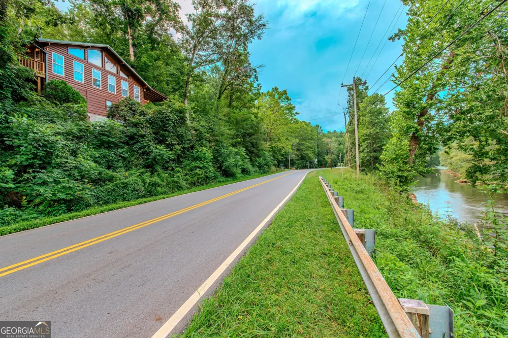 55 River Bend LN Blue Ridge, GA 30513