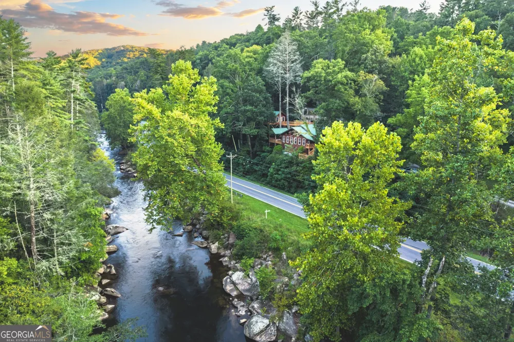 55 River Bend LN Blue Ridge, GA 30513