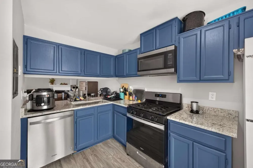 7033 Panda LN Austell, GA 30168