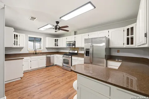 15751 Medina