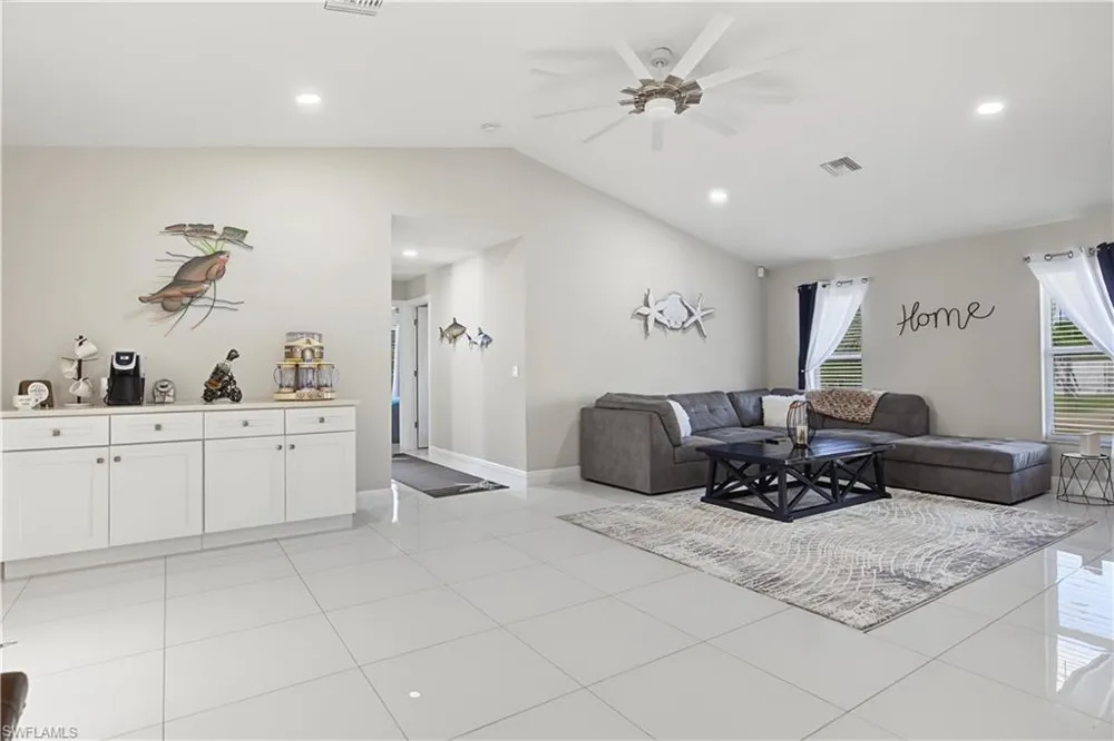 514 SE 34th Terrace Cape Coral, FL 33904