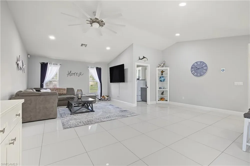 514 SE 34th Terrace Cape Coral, FL 33904