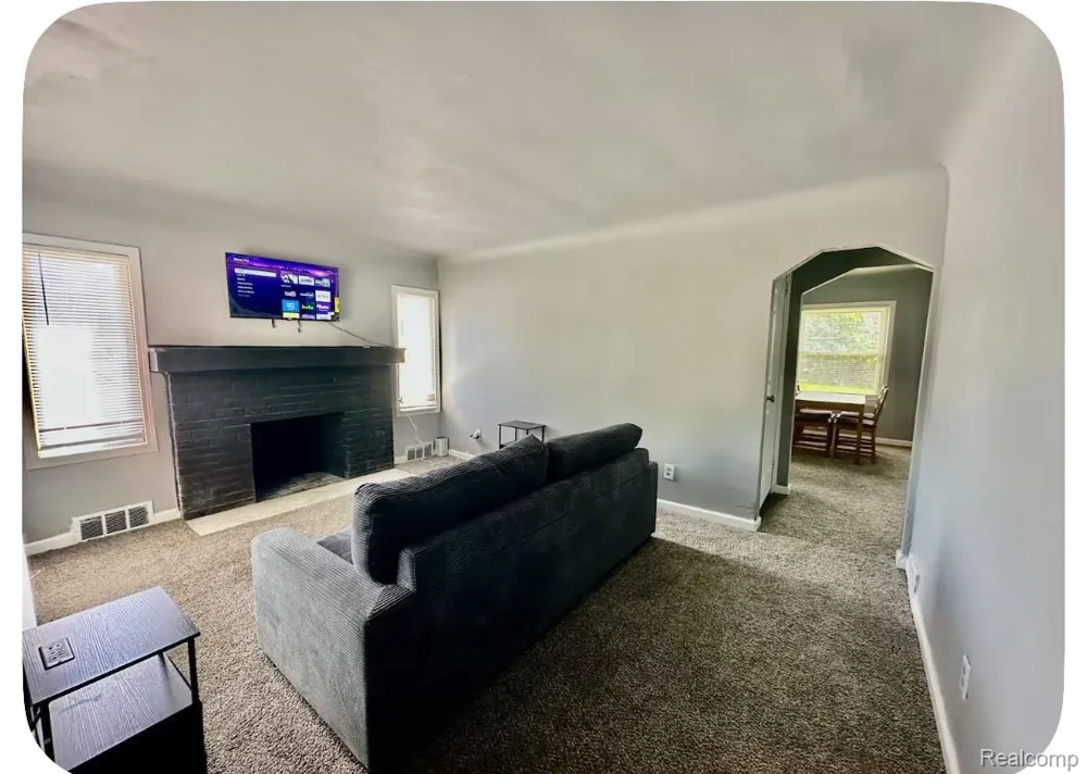 19129 Strasburg Street Detroit City, MI 48205