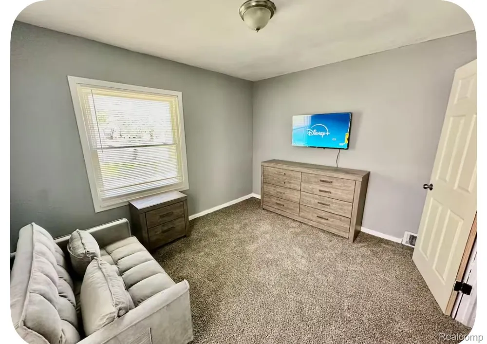 19129 Strasburg Street Detroit City, MI 48205