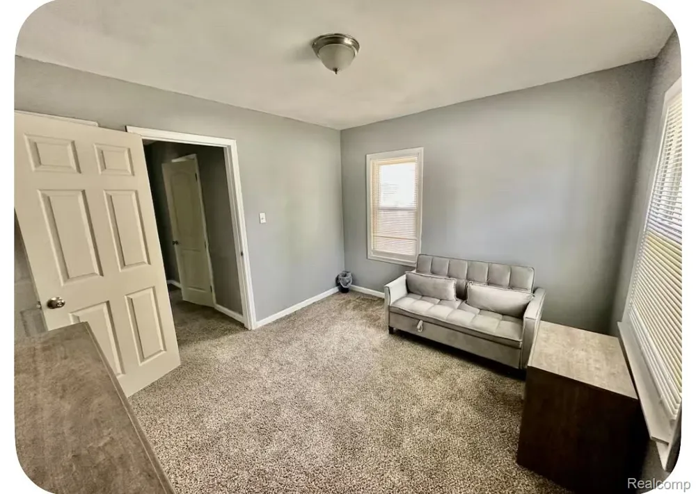 19129 Strasburg Street Detroit City, MI 48205