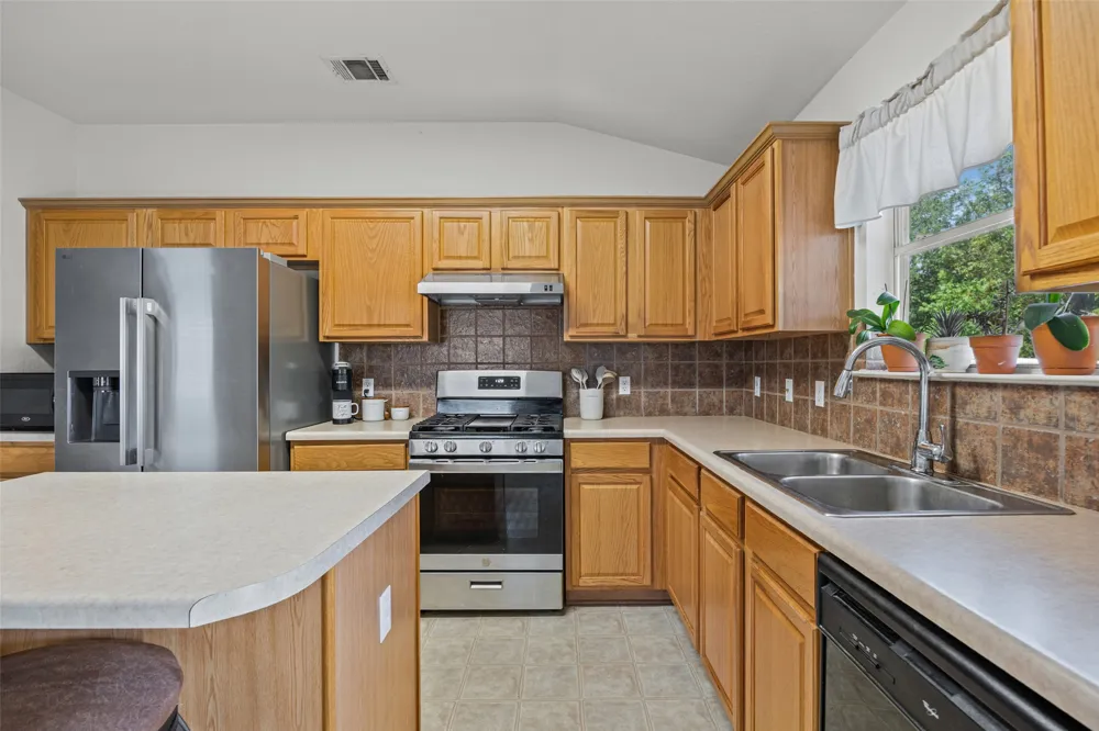 1109 Chardonnay Crossing Leander, TX 78641