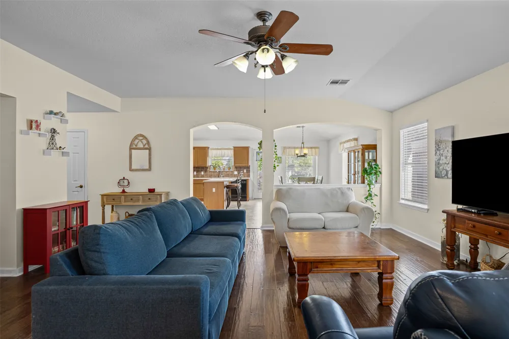 1109 Chardonnay Crossing Leander, TX 78641