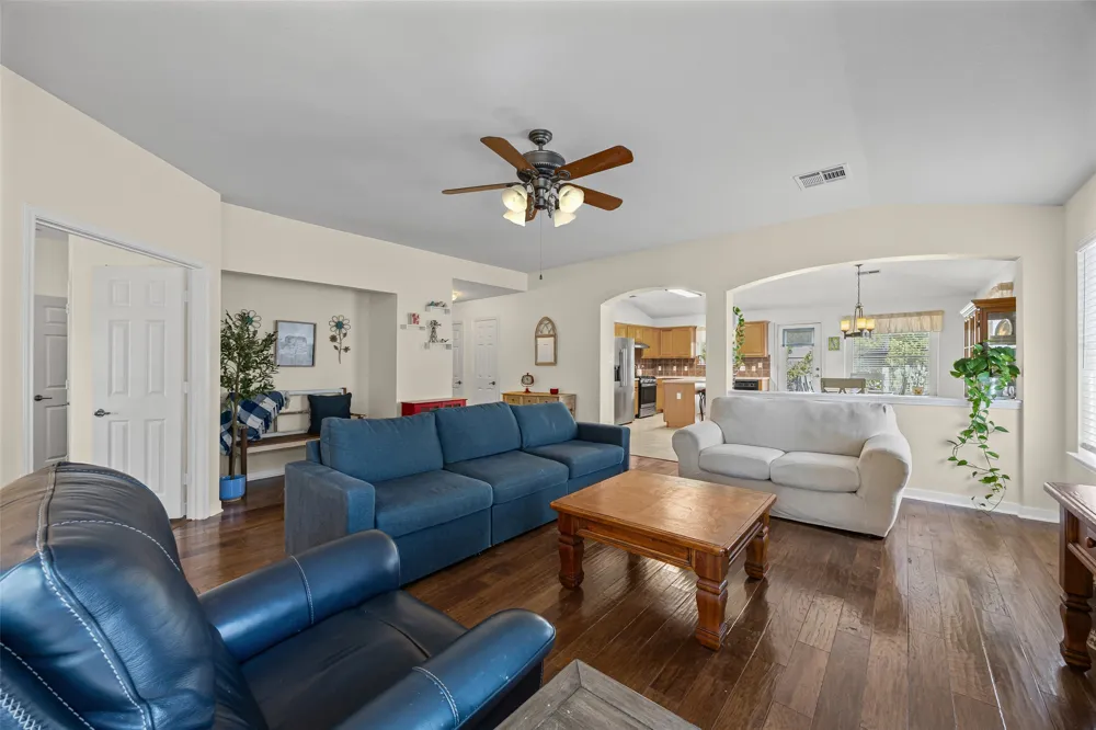 1109 Chardonnay Crossing Leander, TX 78641