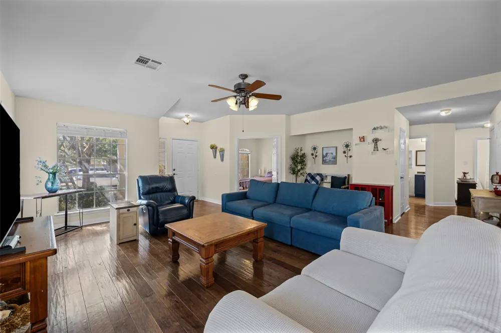 1109 Chardonnay Crossing Leander, TX 78641
