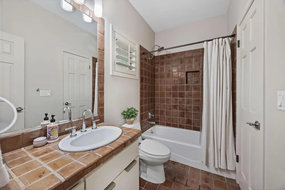 917 Challenger Lakeway, TX 78734