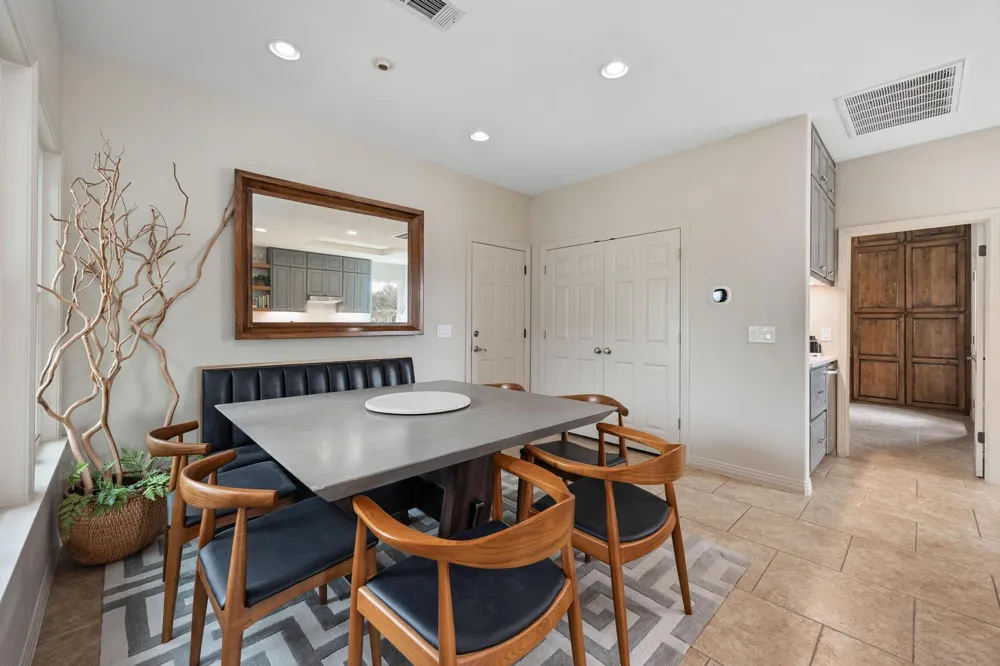 917 Challenger Lakeway, TX 78734