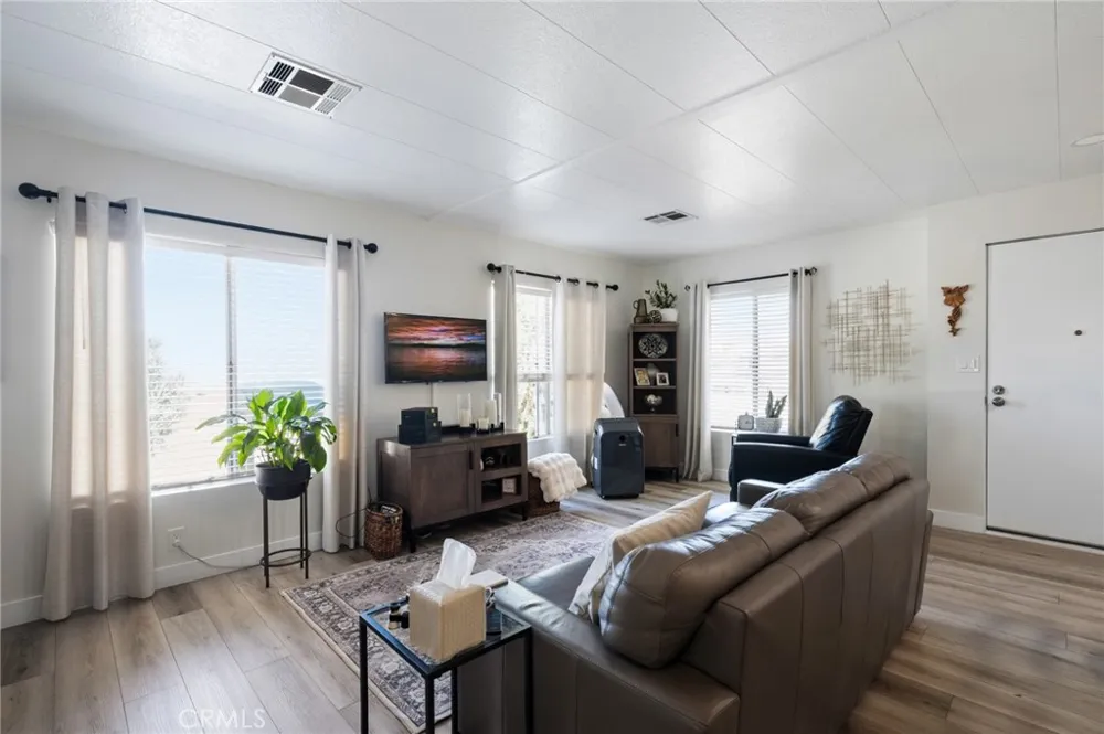 2550 Pacific Coast Hwy #30 Torrance, CA 90505