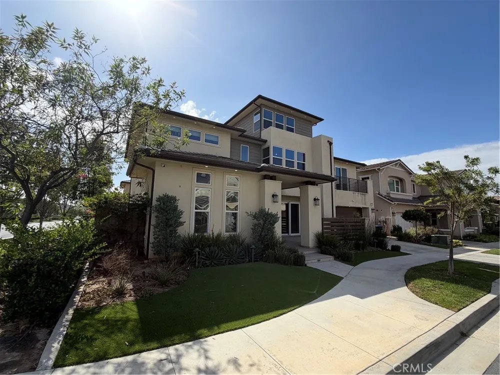 64 Chasma Irvine, CA 92618