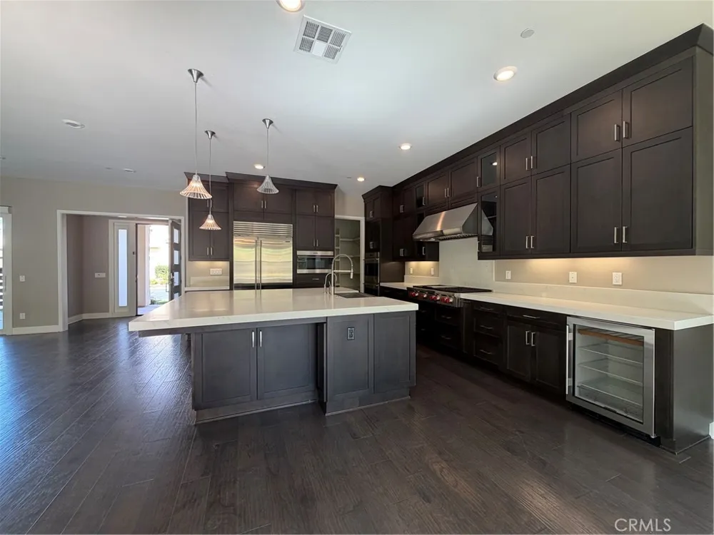 64 Chasma Irvine, CA 92618