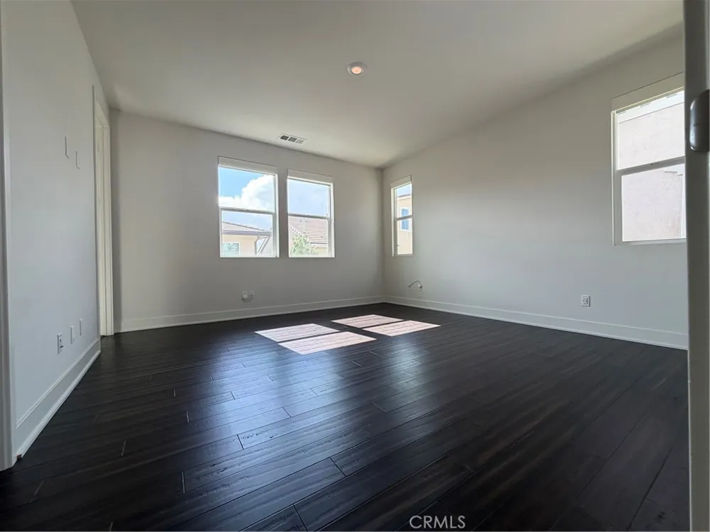 64 Chasma Irvine, CA 92618
