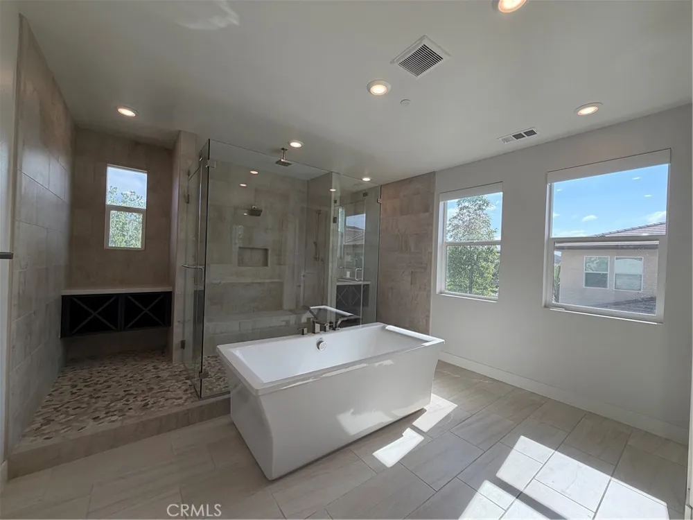 64 Chasma Irvine, CA 92618