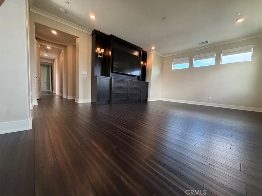 64 Chasma Irvine, CA 92618