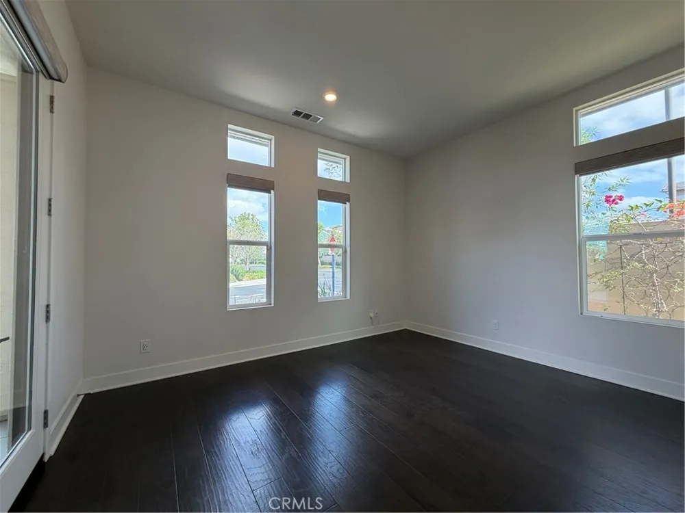 64 Chasma Irvine, CA 92618