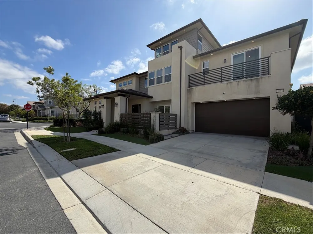 64 Chasma Irvine, CA 92618