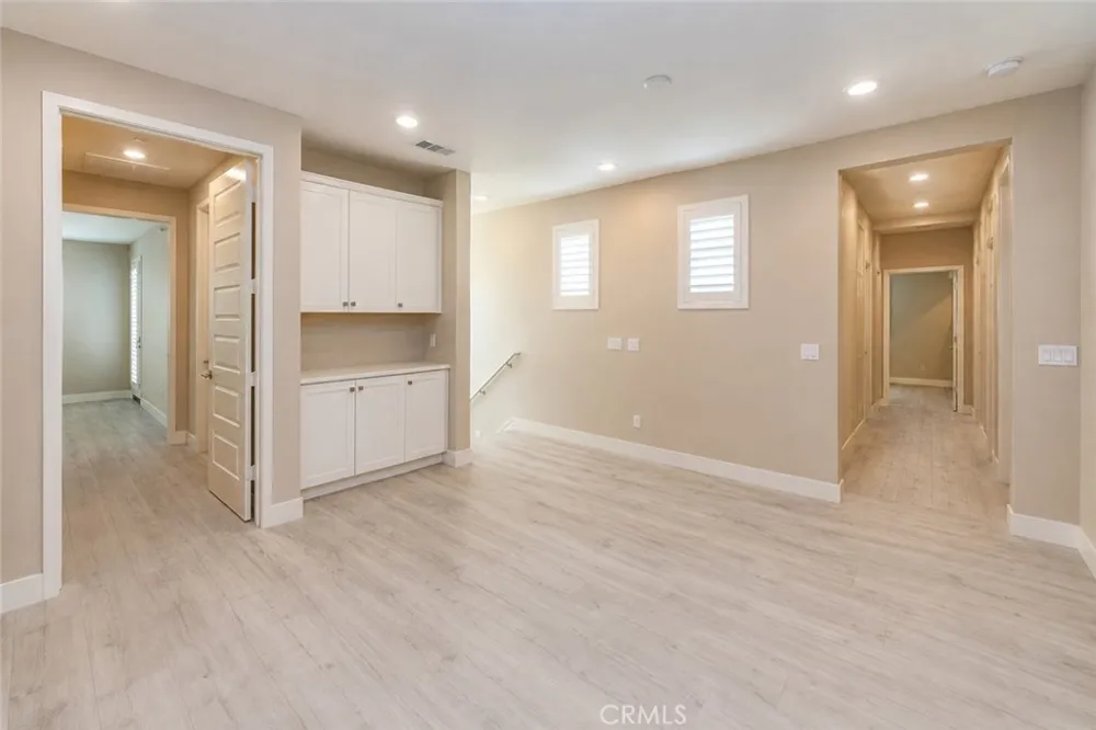 153 Scale Irvine, CA 92618