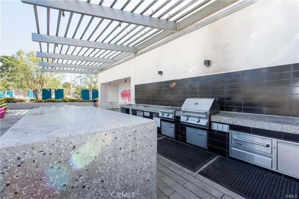 153 Scale Irvine, CA 92618