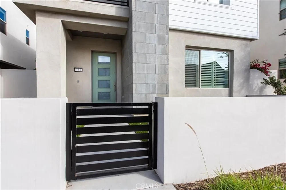 153 Scale Irvine, CA 92618