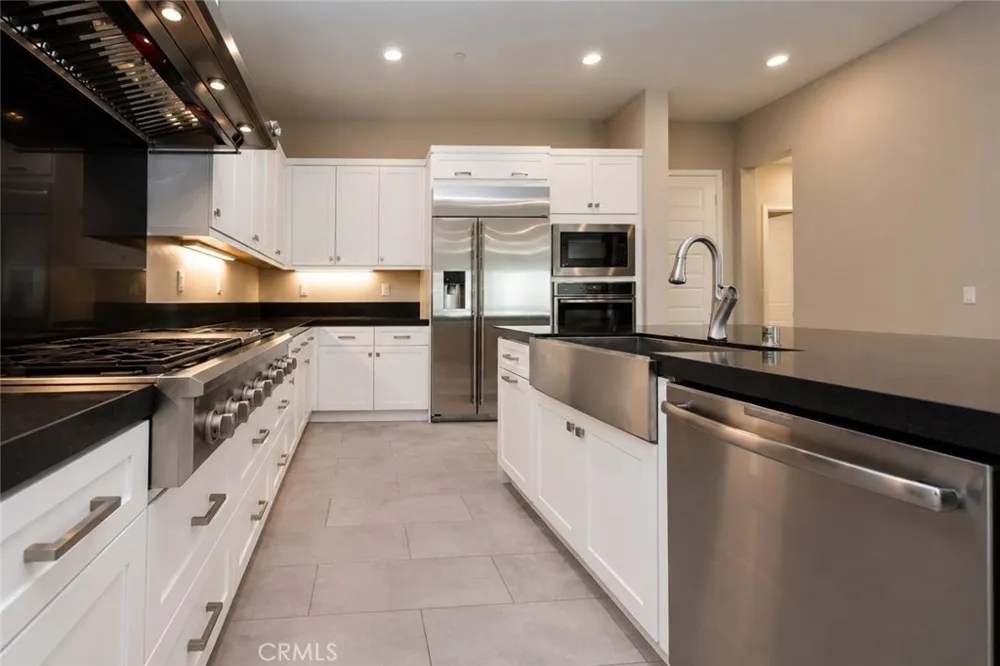 153 Scale Irvine, CA 92618