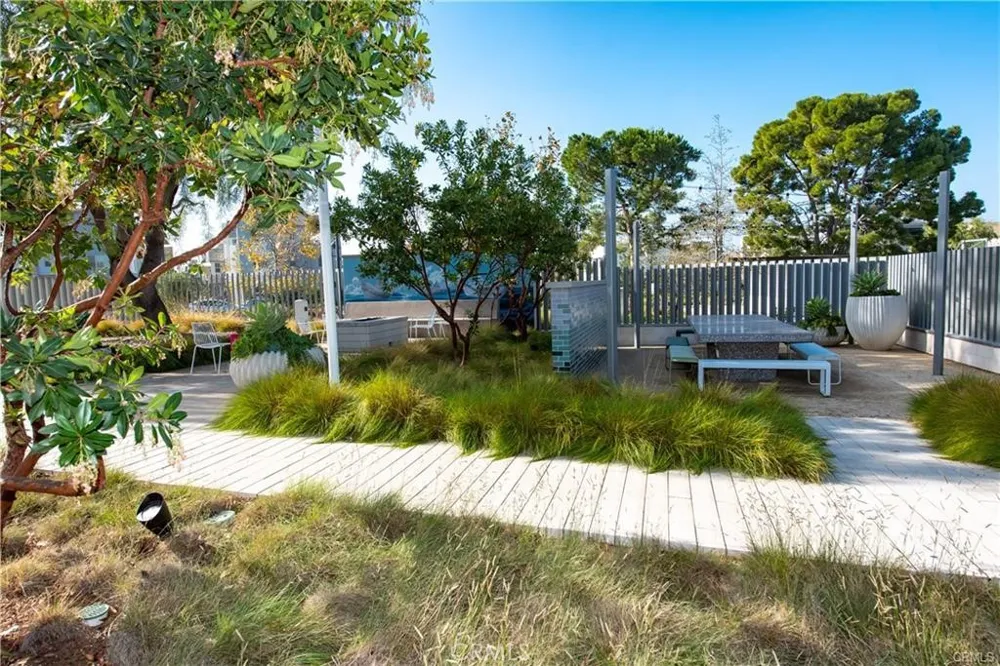 153 Scale Irvine, CA 92618