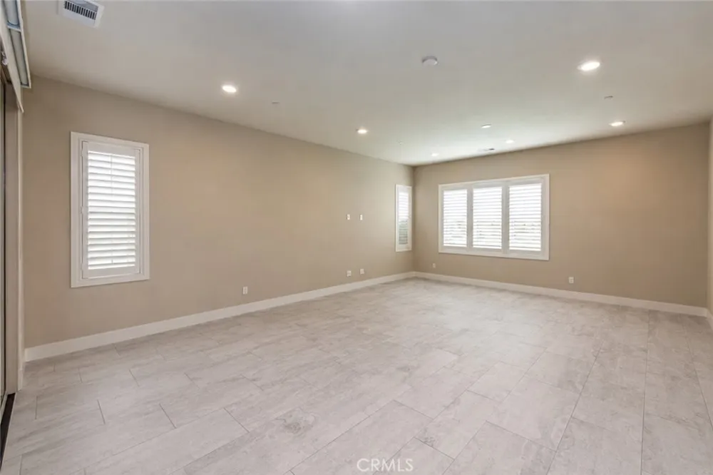 153 Scale Irvine, CA 92618