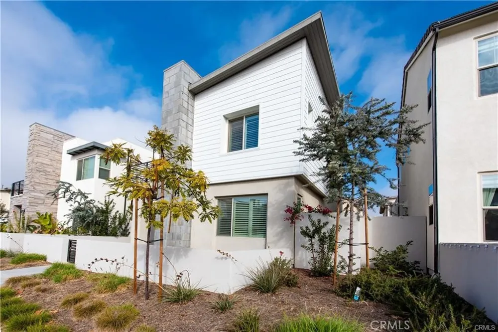 153 Scale Irvine, CA 92618
