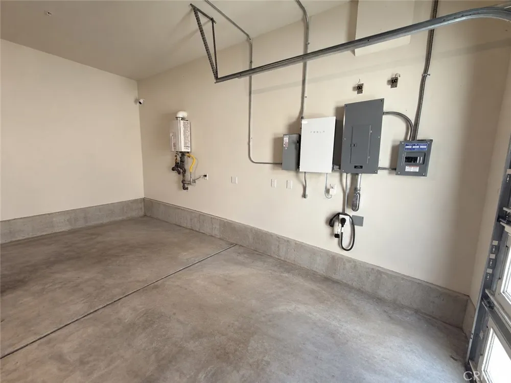 153 Scale Irvine, CA 92618
