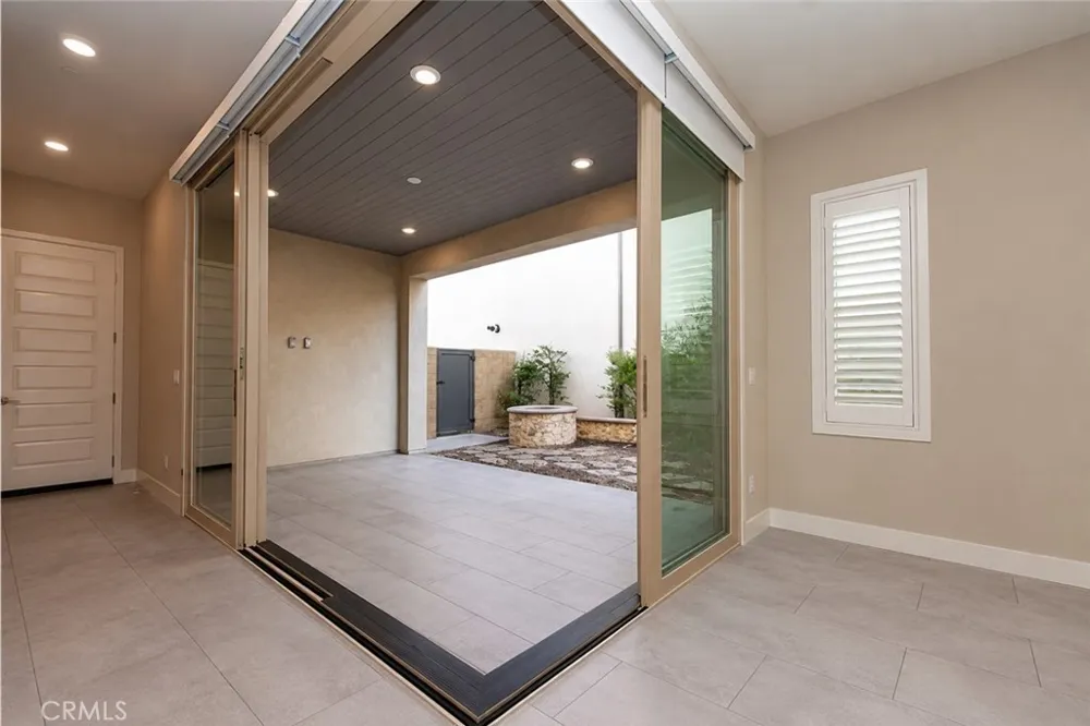 153 Scale Irvine, CA 92618