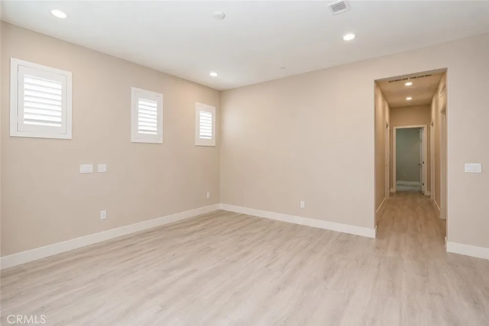 153 Scale Irvine, CA 92618