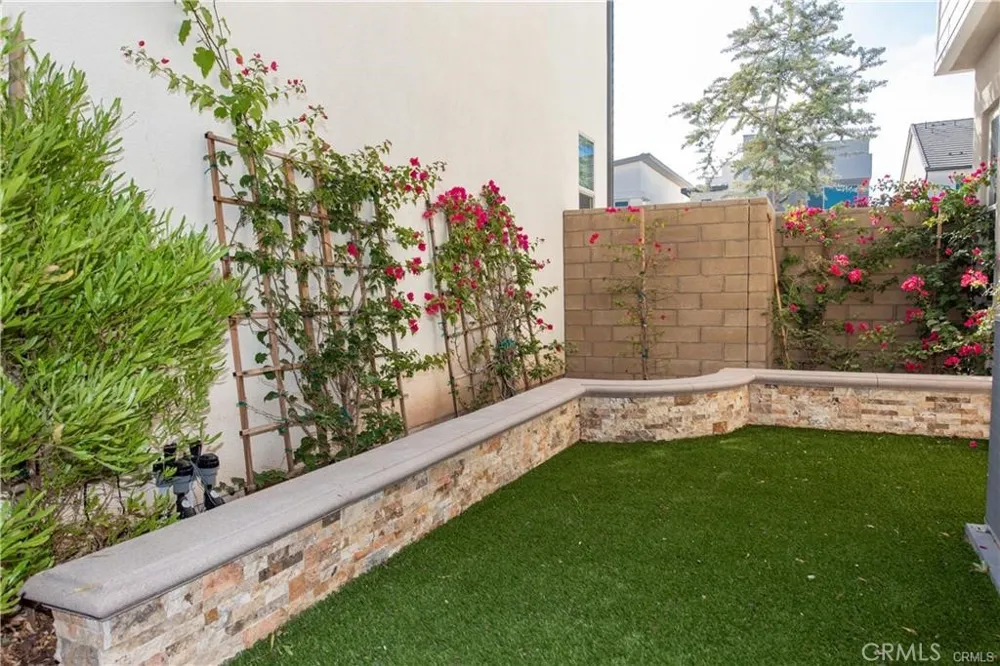 153 Scale Irvine, CA 92618