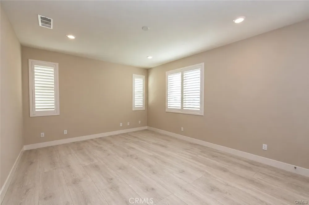 153 Scale Irvine, CA 92618