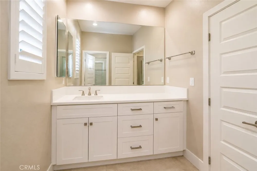 153 Scale Irvine, CA 92618