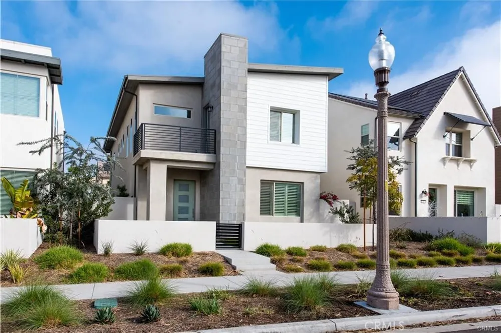 153 Scale Irvine, CA 92618