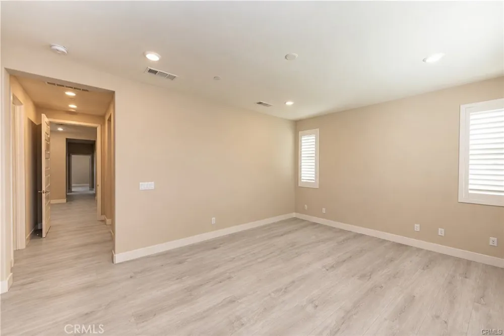 153 Scale Irvine, CA 92618