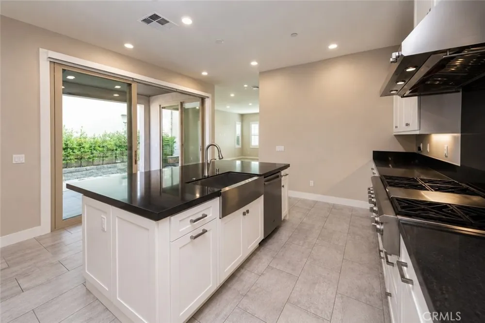 153 Scale Irvine, CA 92618