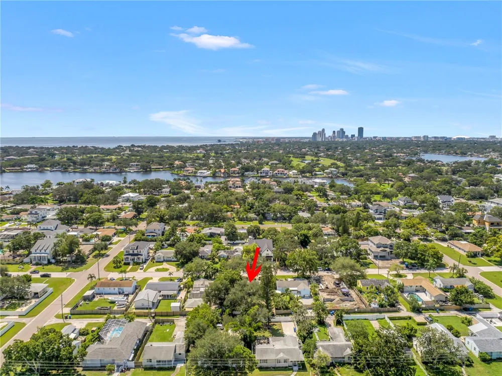 755 39TH AVENUE NE St Petersburg, FL 33703